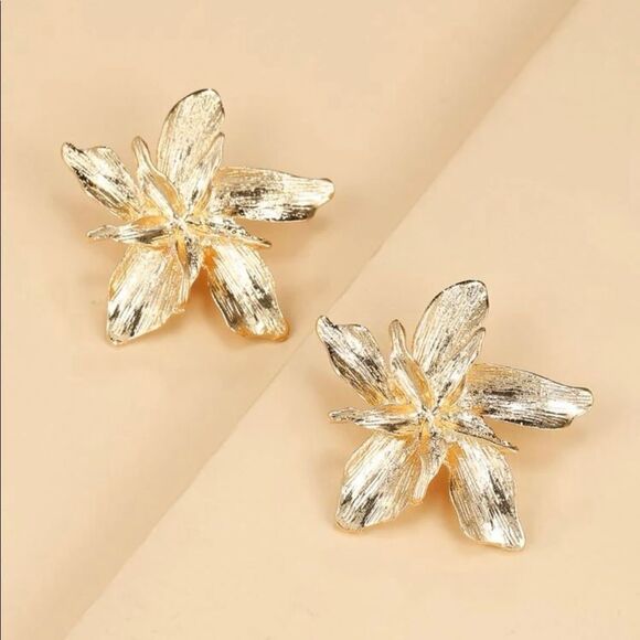 Oversized Brushed Gold Flower Earrings - Picture 2 of 3